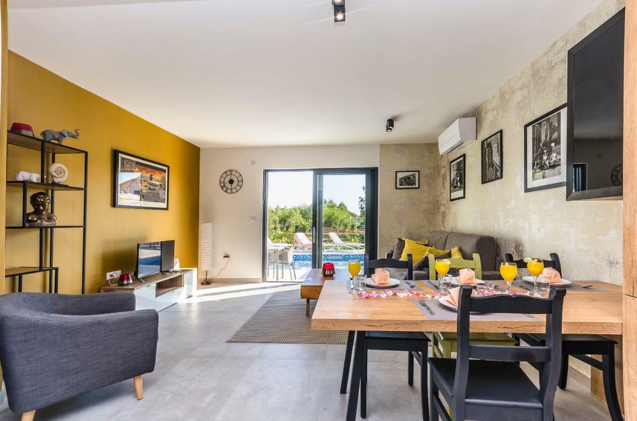 Apartments Villa Adriana II ซรีมา ภายนอก รูปภาพ