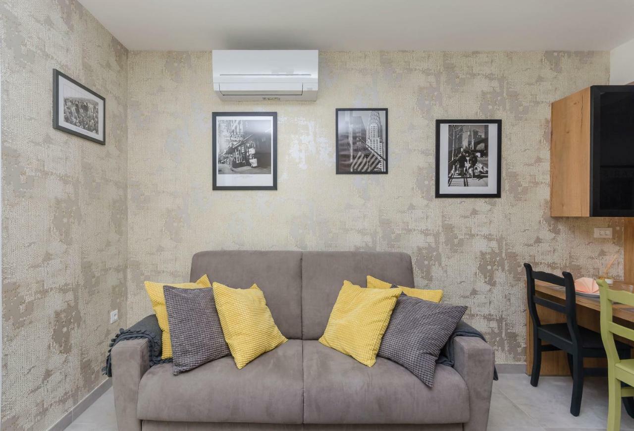 Apartments Villa Adriana II ซรีมา ภายนอก รูปภาพ