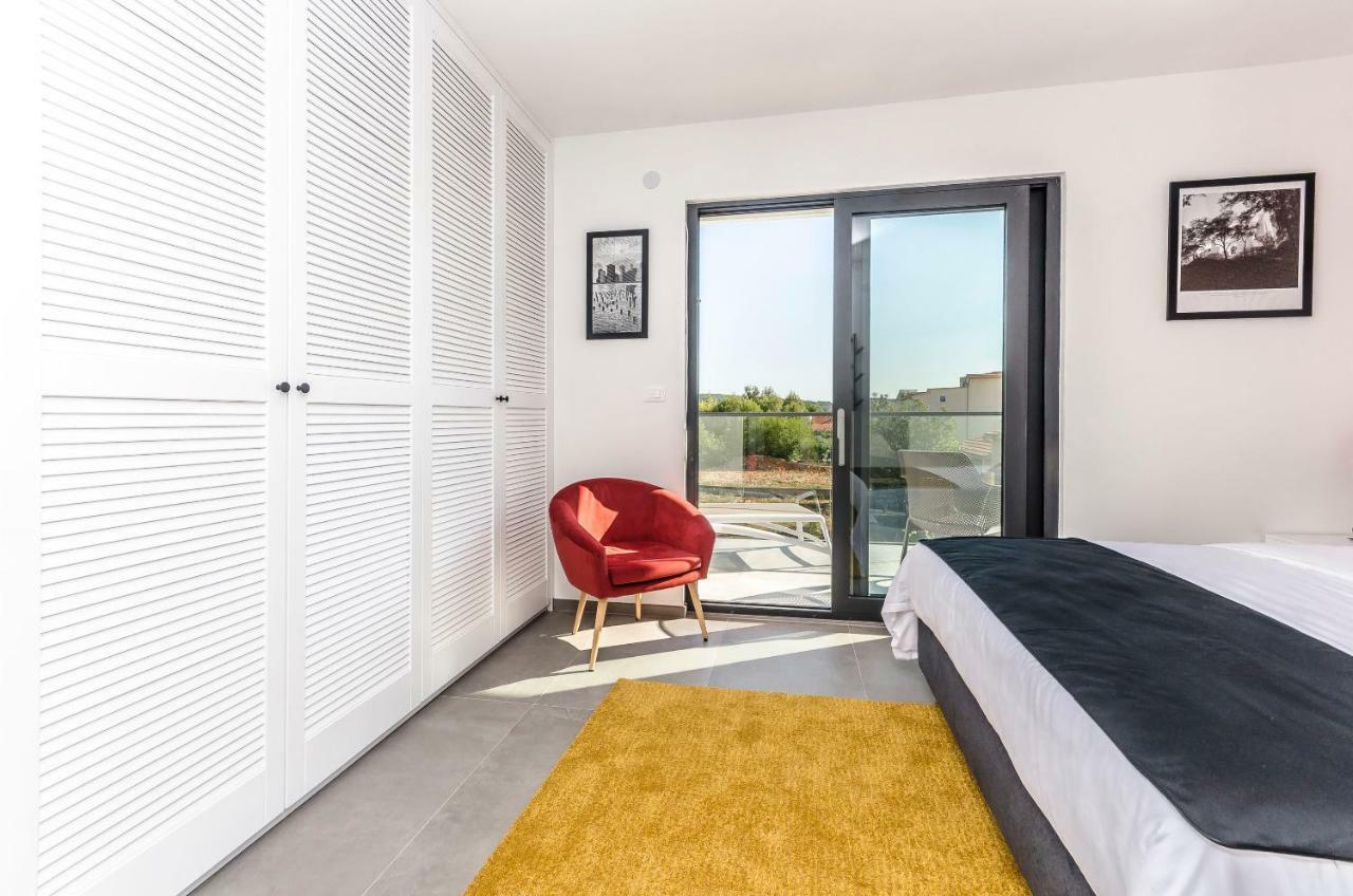 Apartments Villa Adriana II ซรีมา ภายนอก รูปภาพ