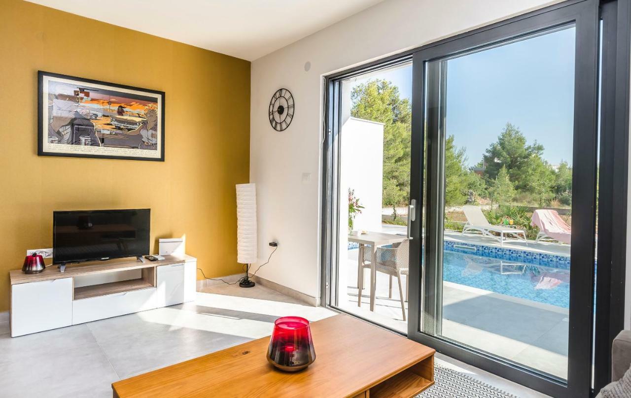 Apartments Villa Adriana II ซรีมา ภายนอก รูปภาพ