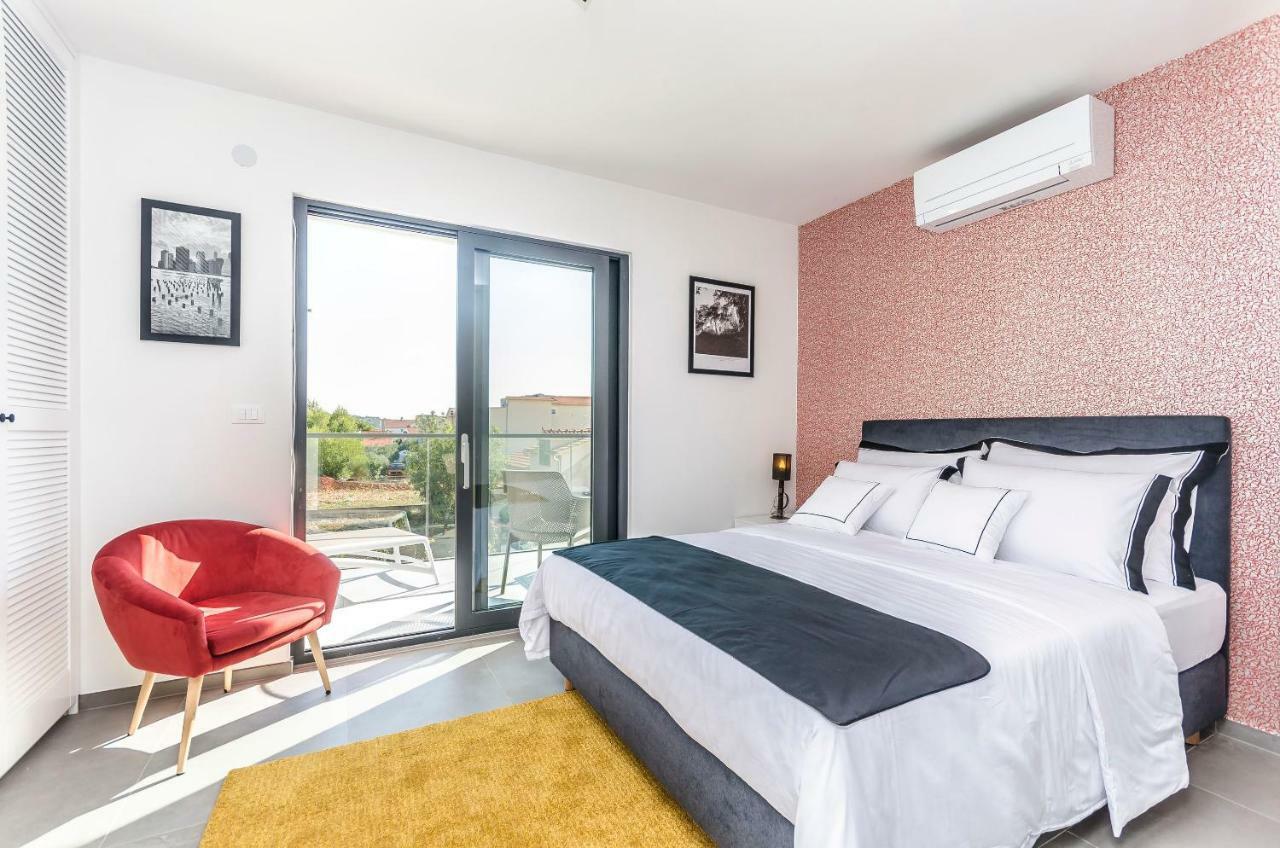 Apartments Villa Adriana II ซรีมา ภายนอก รูปภาพ