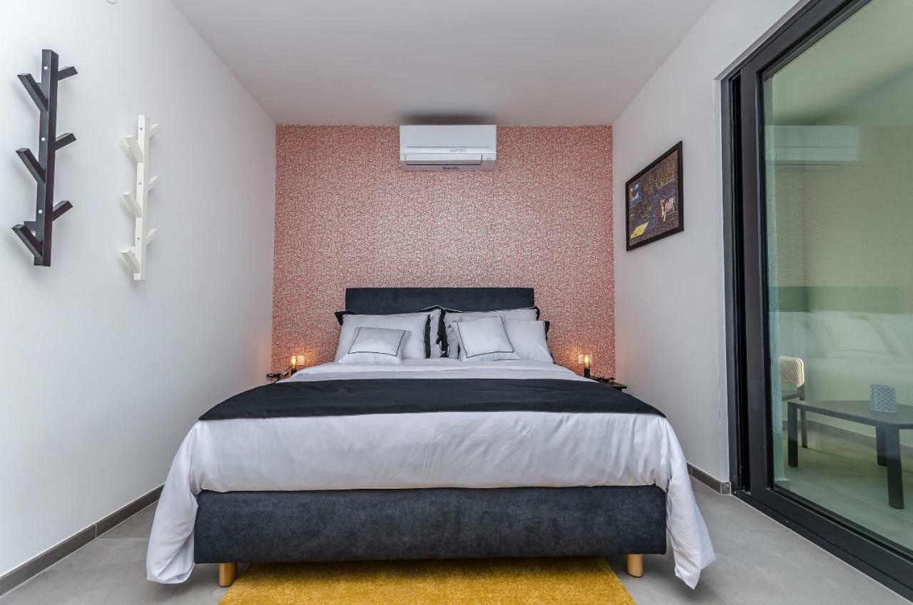 Apartments Villa Adriana II ซรีมา ภายนอก รูปภาพ