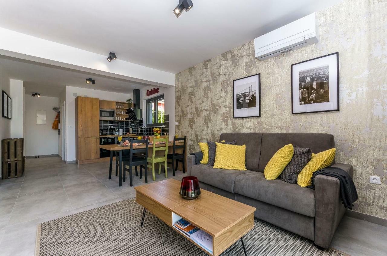 Apartments Villa Adriana II ซรีมา ภายนอก รูปภาพ