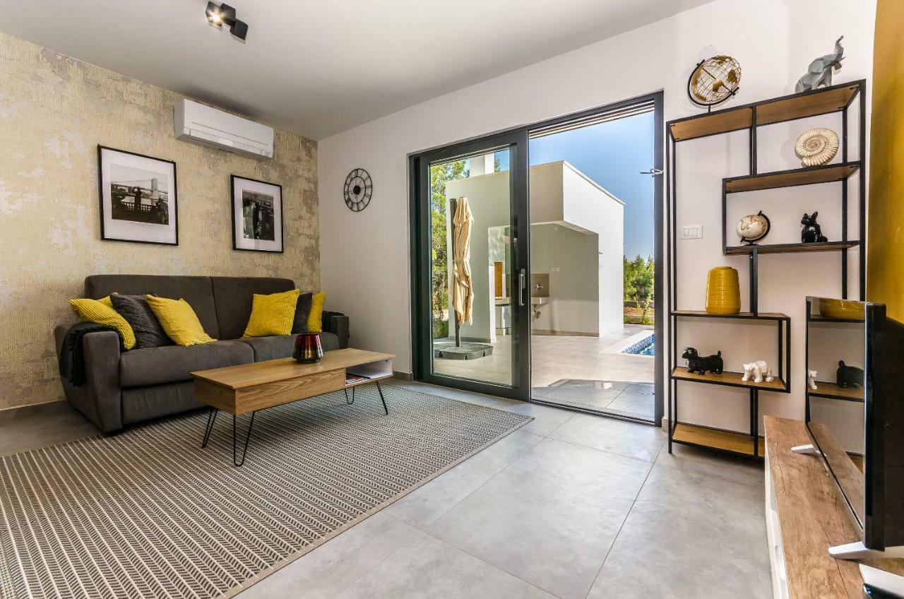Apartments Villa Adriana II ซรีมา ภายนอก รูปภาพ